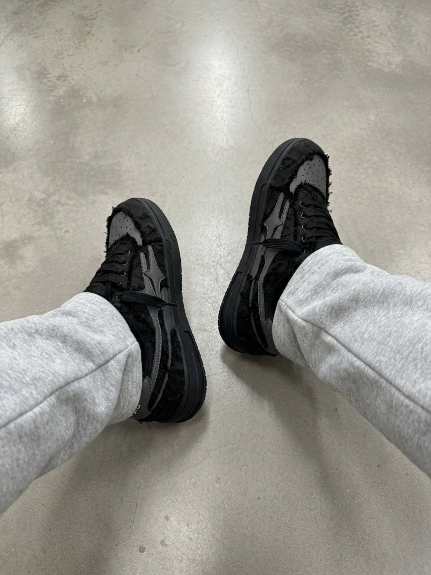 FaceronStudio - Sneakers Broken Negras
