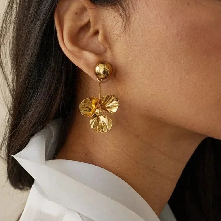 Constantina Pendientes Esencial