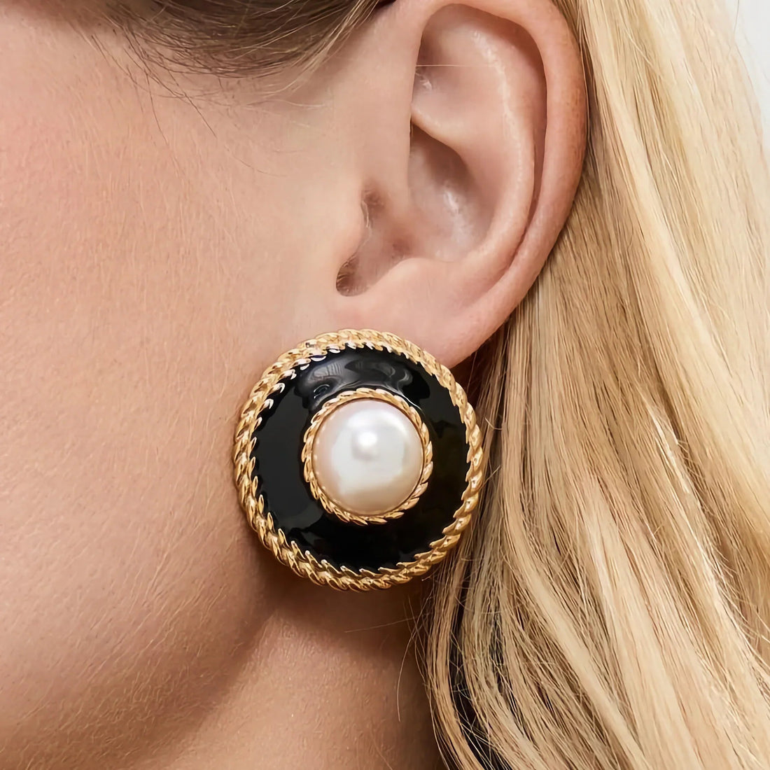 Cabra Pendientes de Perlas