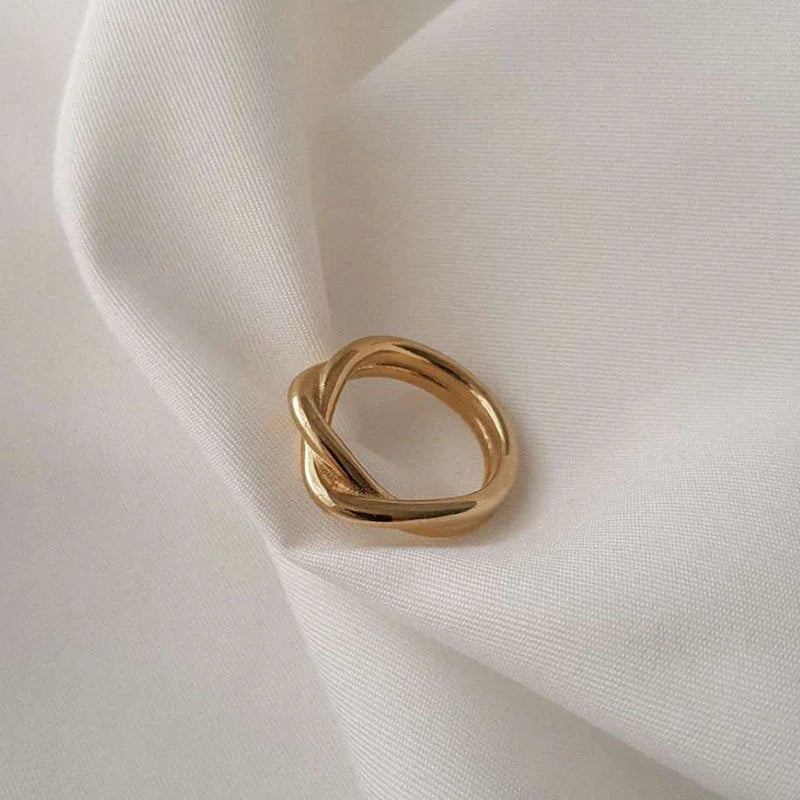 Ayllón Anillo Esencial