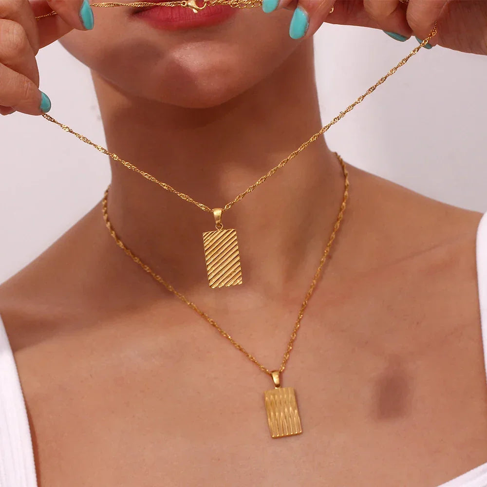 Brihuega Collar Esencial