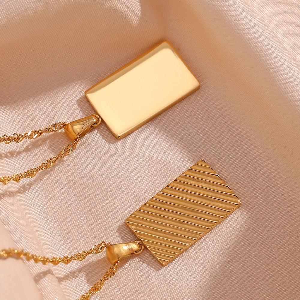 Brihuega Collar Esencial