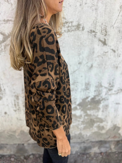 VALLADOLID - Blusa Redonda Con Cuello y Estampado De Leopardo