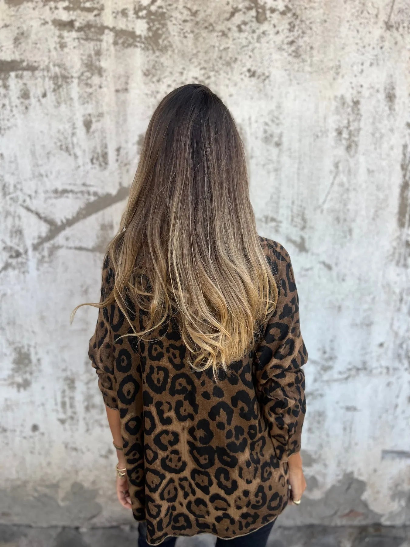 VALLADOLID - Blusa Redonda Con Cuello y Estampado De Leopardo