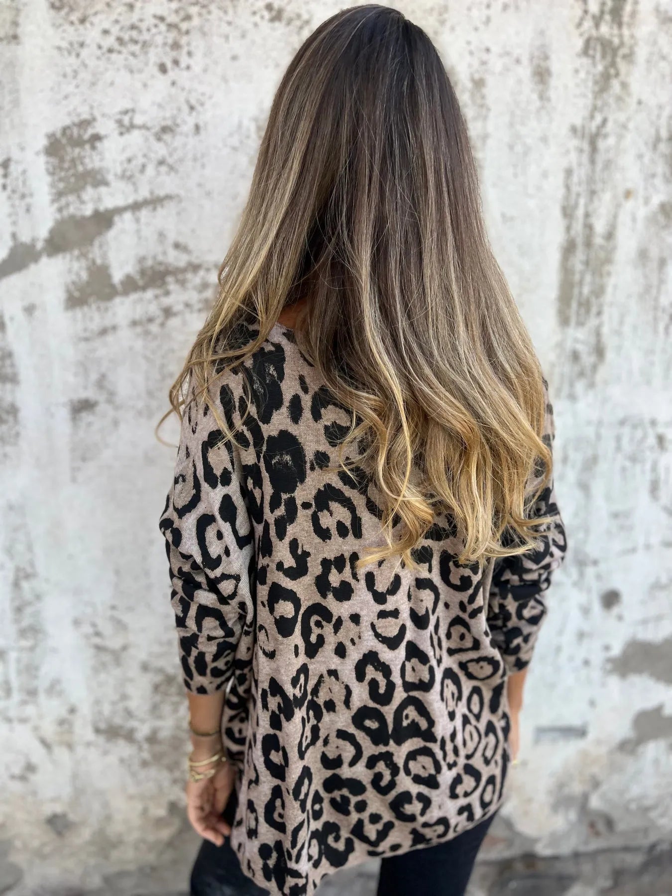 VALLADOLID - Blusa Redonda Con Cuello y Estampado De Leopardo