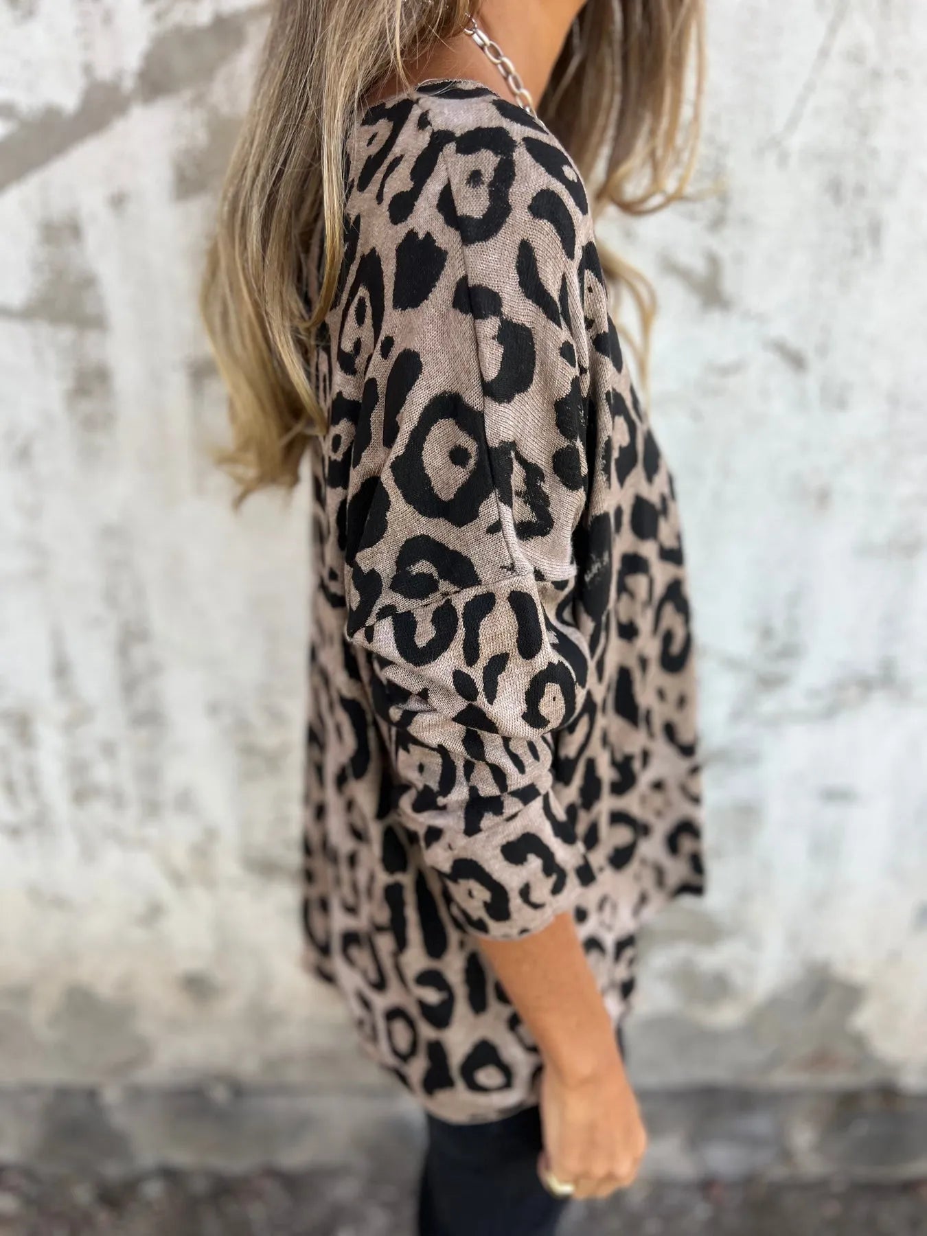 VALLADOLID - Blusa Redonda Con Cuello y Estampado De Leopardo