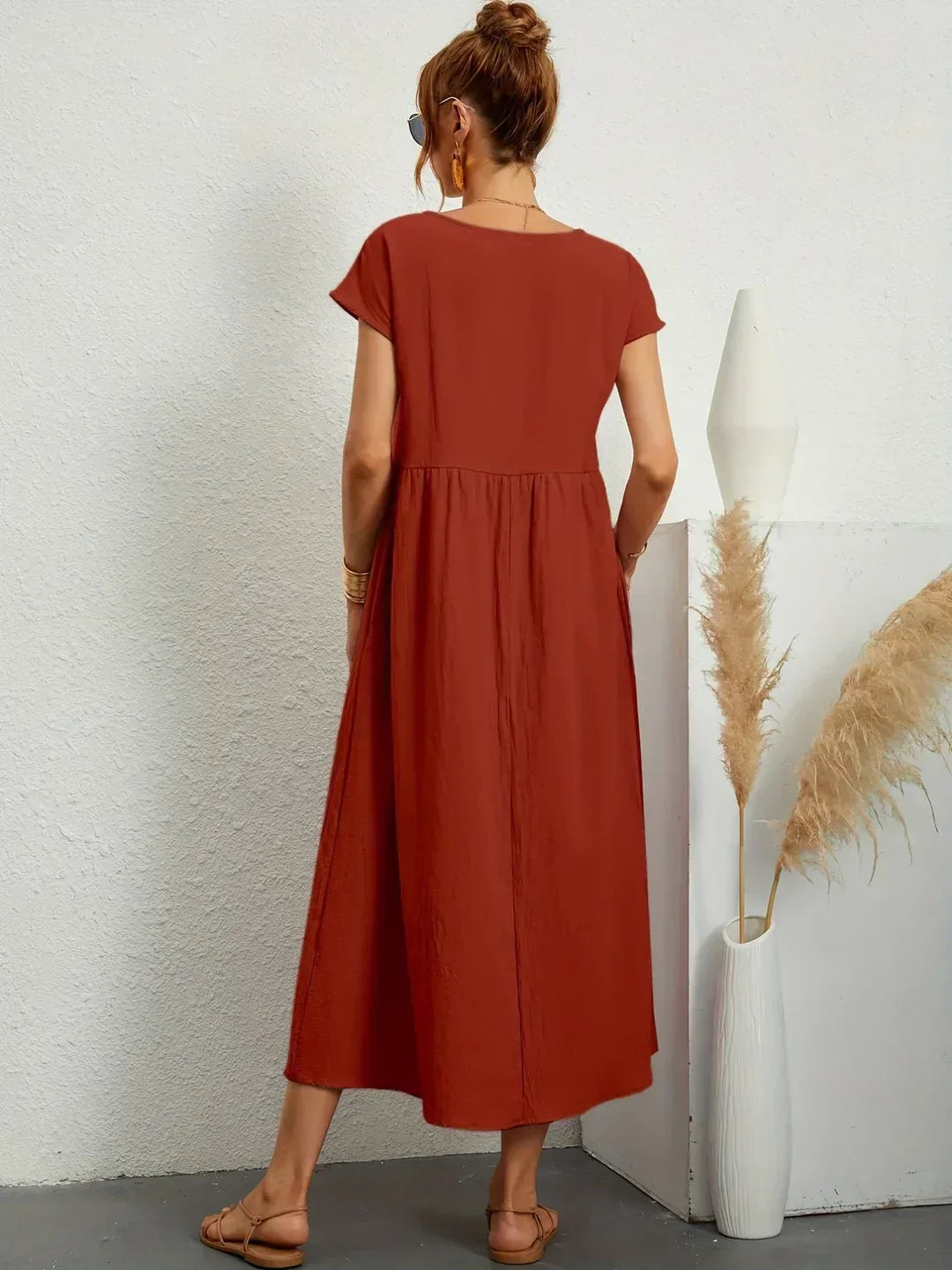 SEGOVIA | Vestido fluido con elegancia temporal