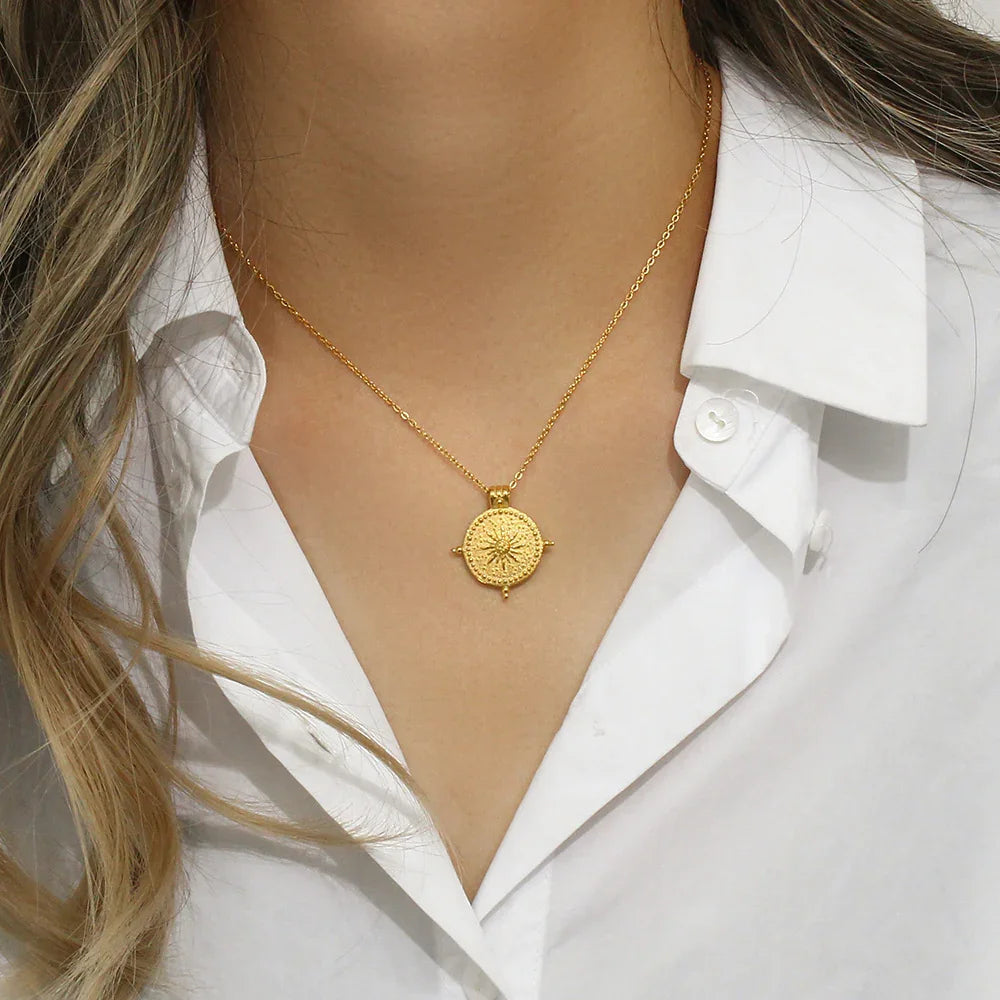 Oviedo Collar Esencial