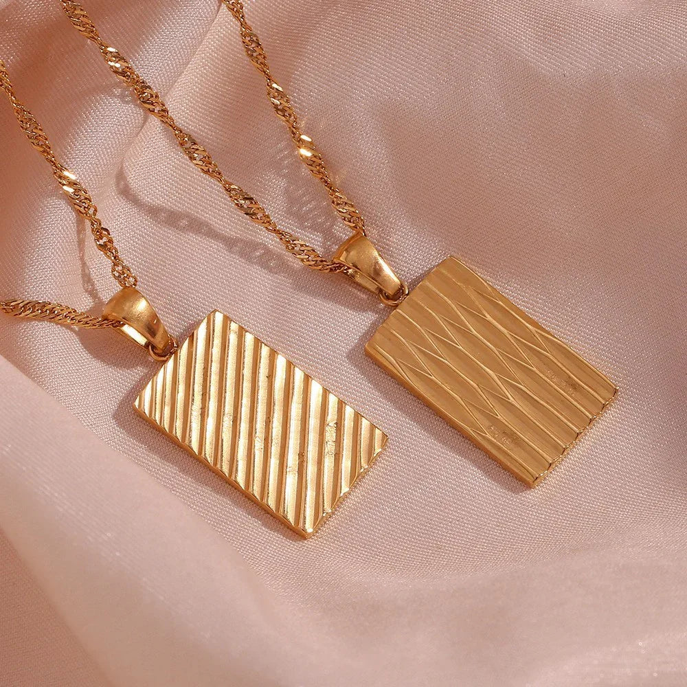 Brihuega Collar Esencial