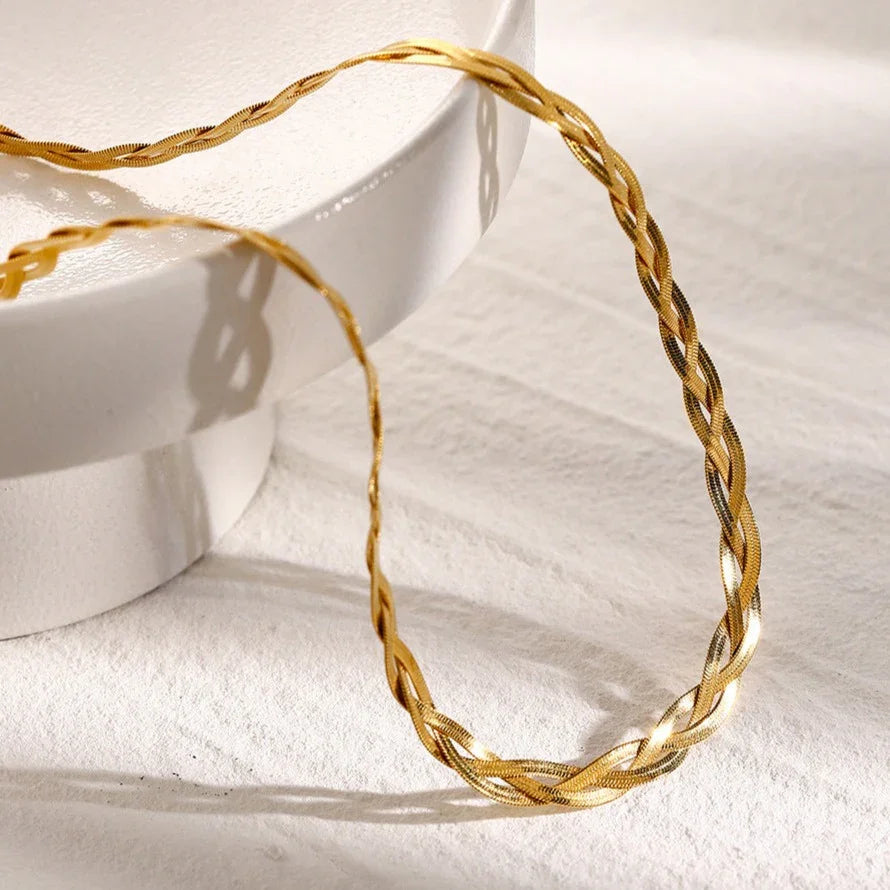 Iznájar Collar Esencial