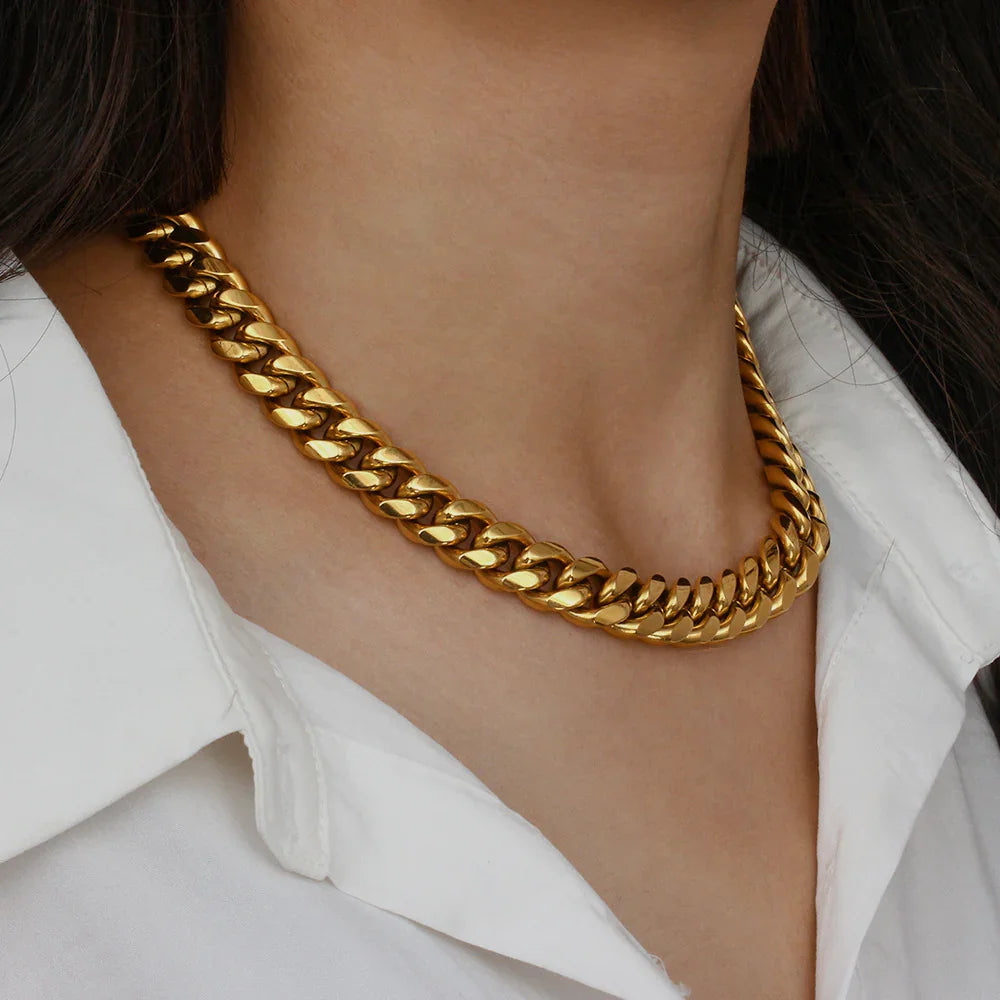 Aracena Collar Esencial