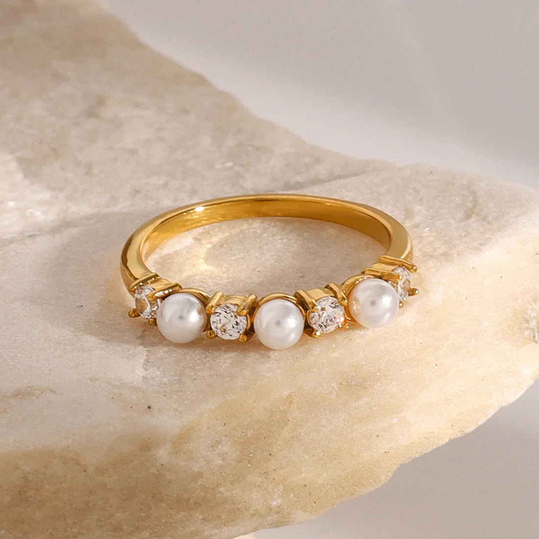 Comillas Anillo de Perlas