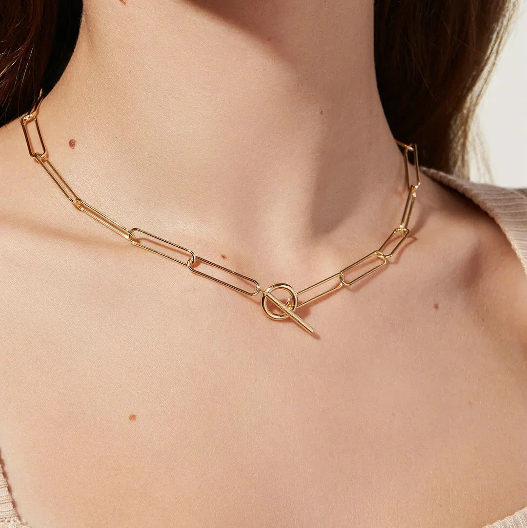 Lucena Collar Esencial