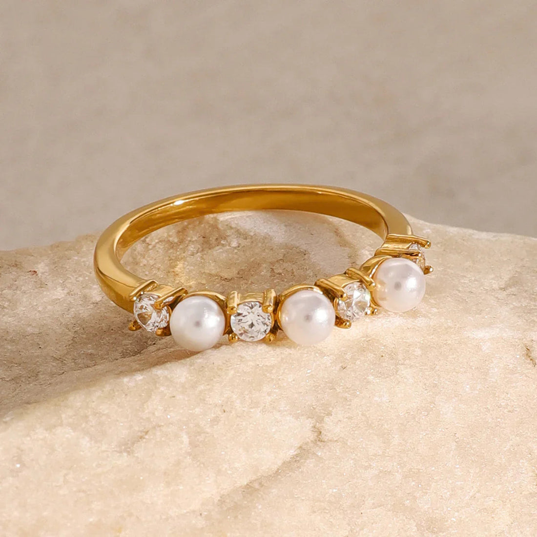 Comillas Anillo de Perlas