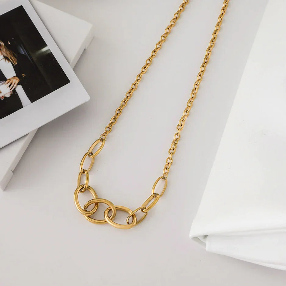 Calahorra Collar Esencial
