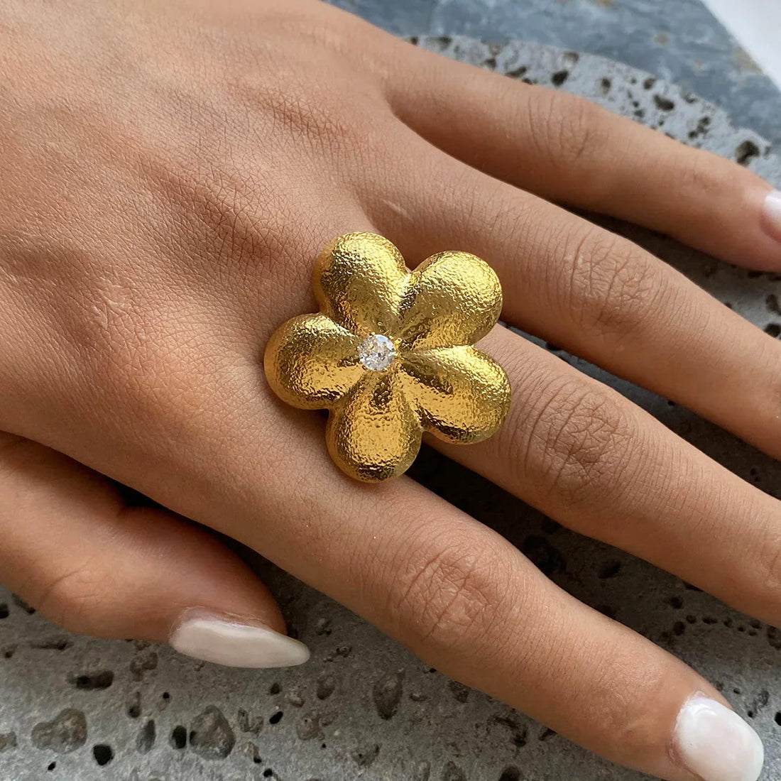 Ojén Anillo Pétalo