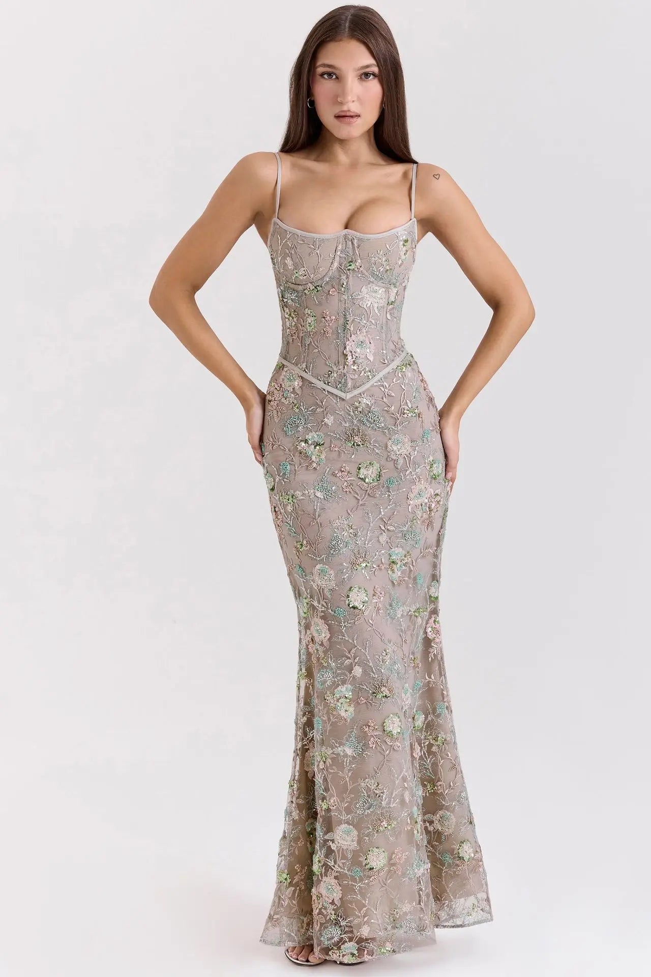 AURORA | Vestido largo con bordado floral